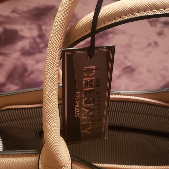 Purse - Picture 2 of 5